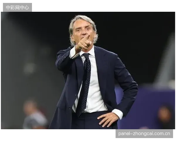在遭遇对手高强度逼抢时，沙特队中场传球成功率明显下降，这是曼奇尼战术体系的软肋。